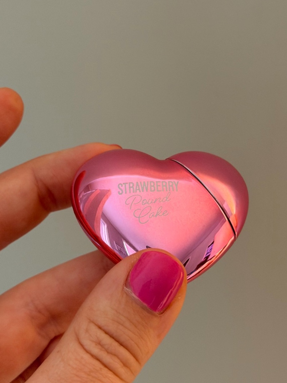 Bath and Body Works Heart Lip Oil- Pink
Strawberry Pound Cake Lip Oil